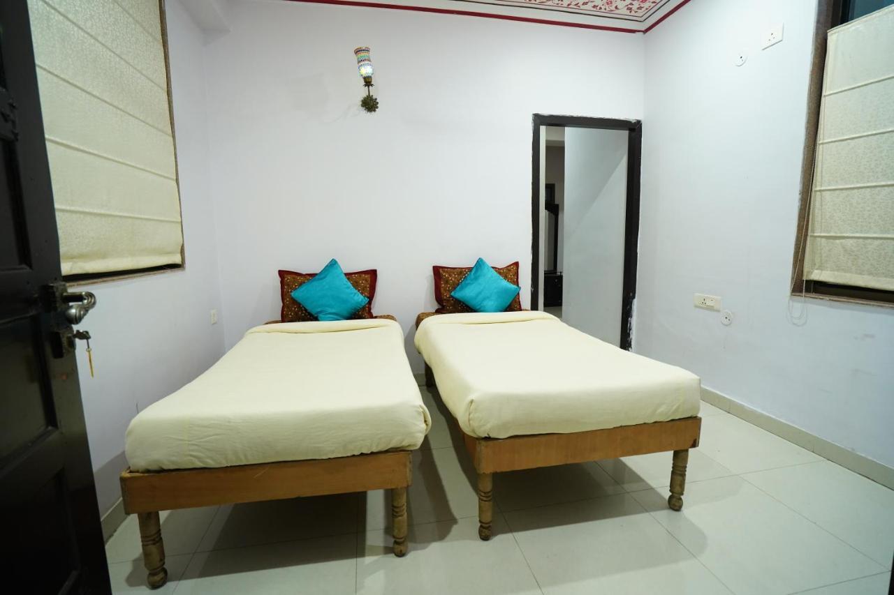 Hotel Jal Mahal Haveli Джайпур Екстер'єр фото